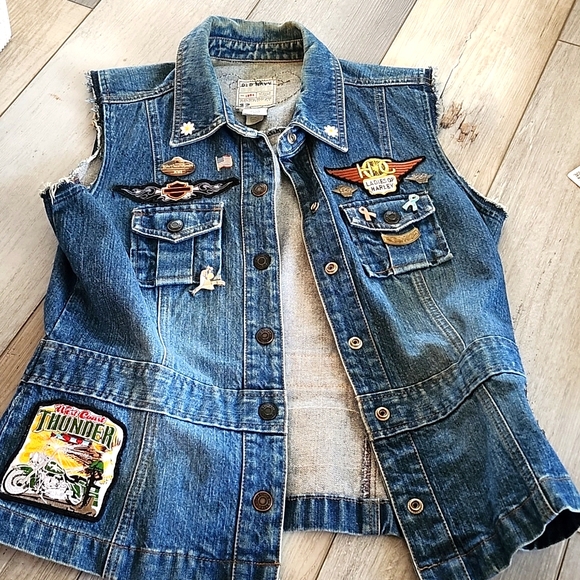 Old Navy Jackets & Blazers - JEAN JACKET OLD NAVY :) M